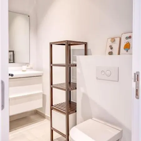 Modern 2br Gem In Ghent's Heart *